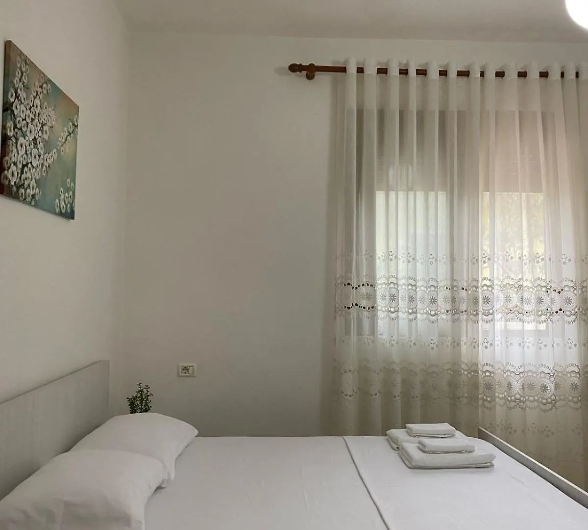 アパート Gazi Villa Vlorë アルバニア