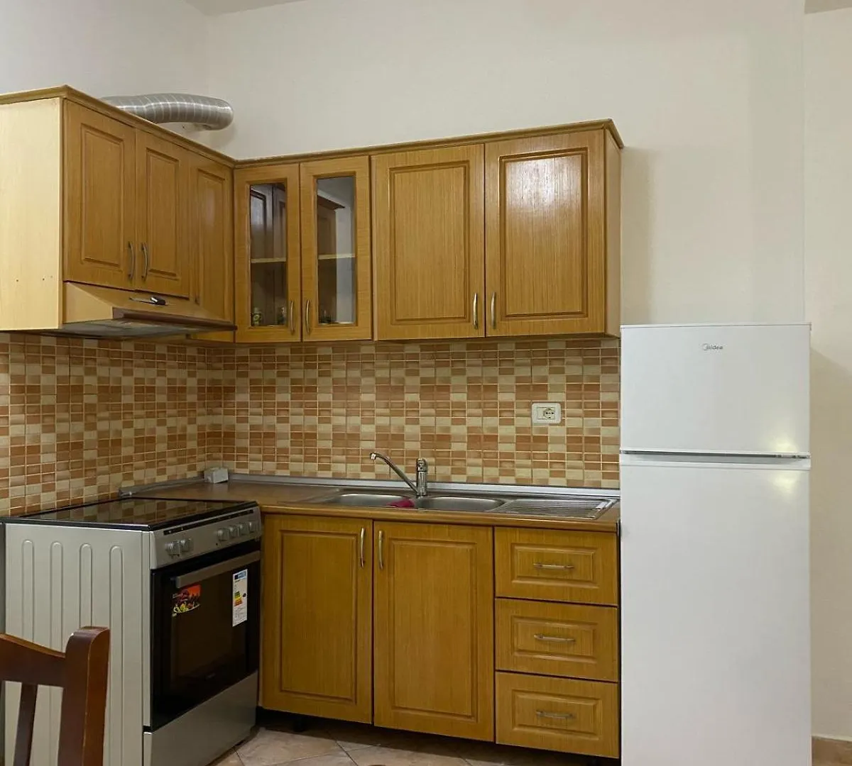 アパート Gazi Villa Vlorë